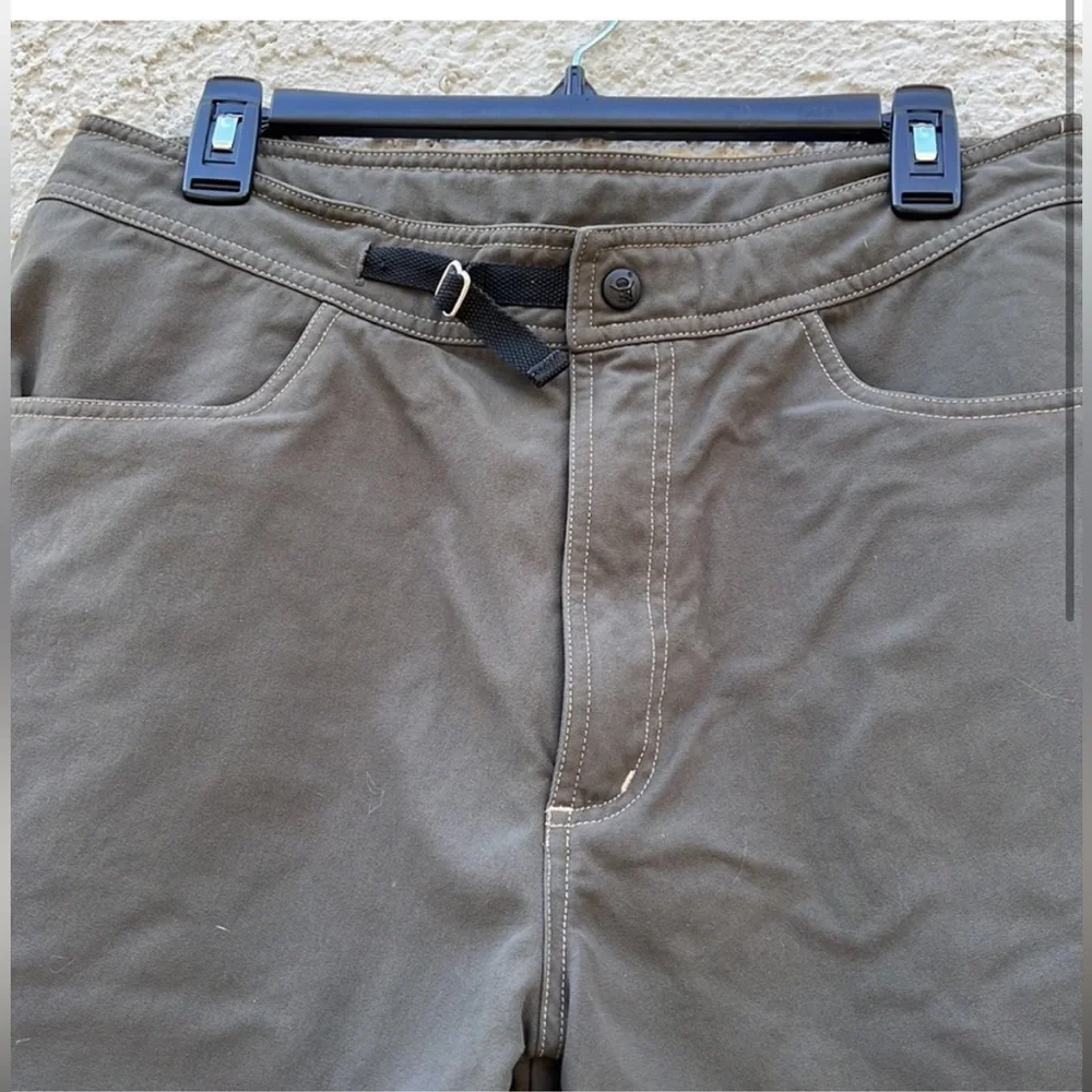 Mountain hardwear Men's Green Nylon Cargo Hiking Short Size M